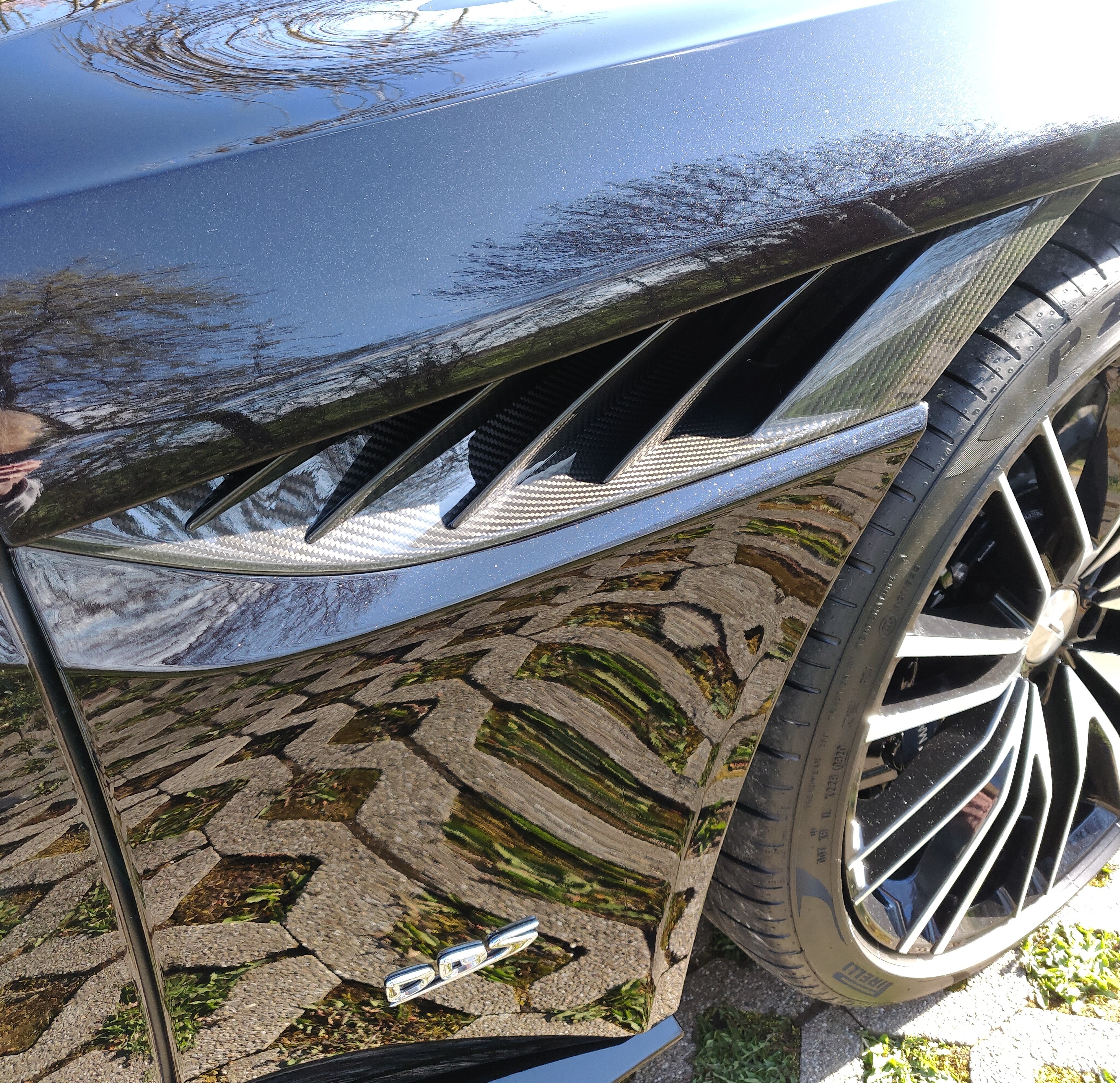 Aston Martin Superleggera 