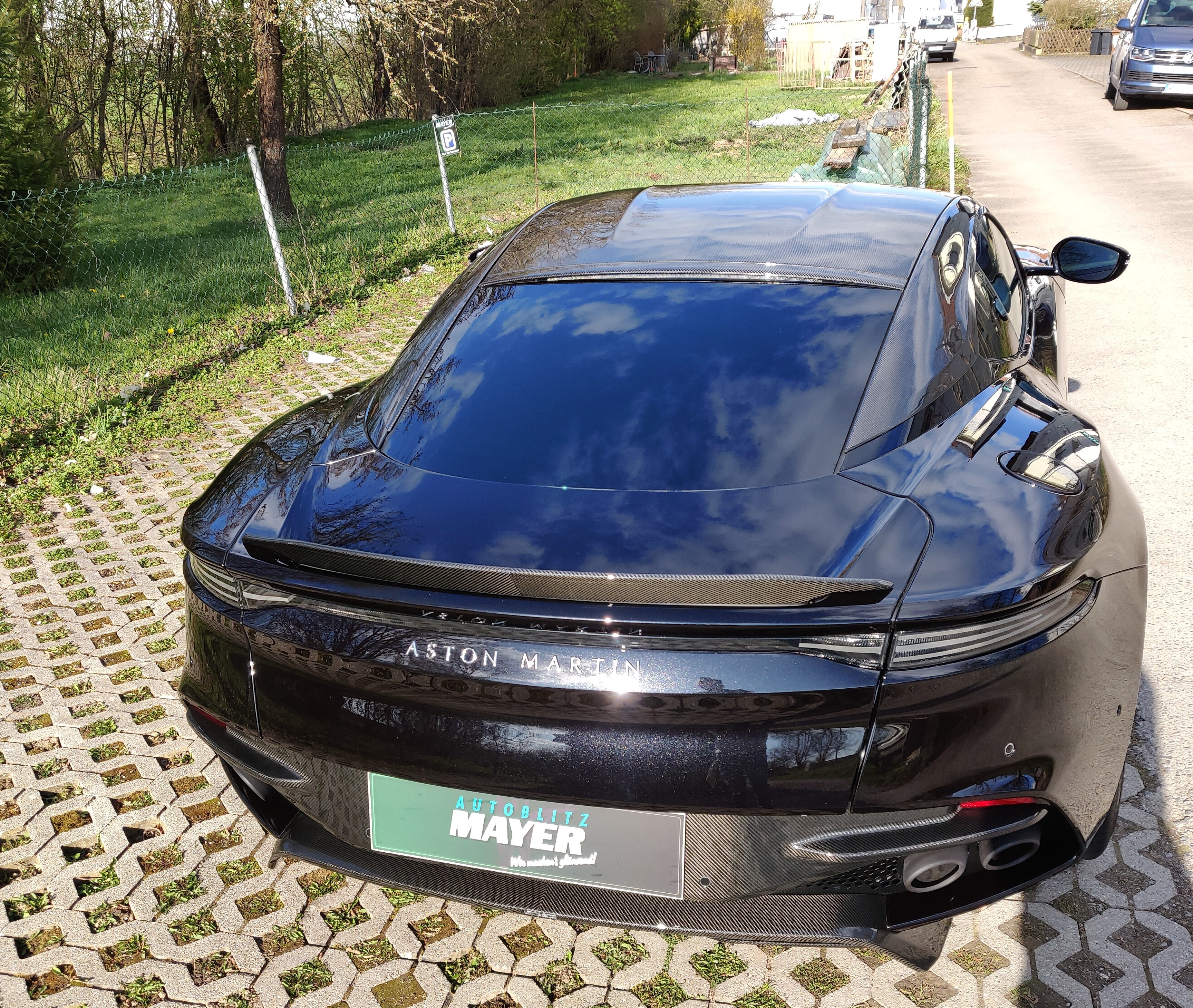 Aston Martin Superleggera 