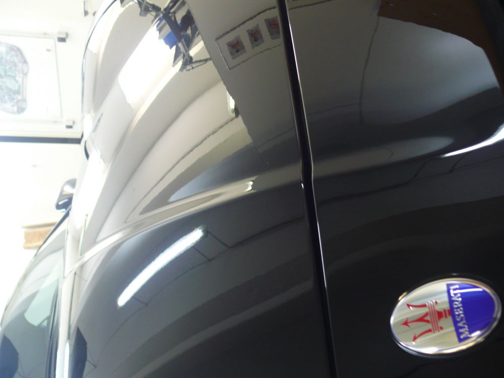 maserati uni schwarz