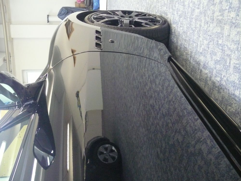 maserati uni schwarz