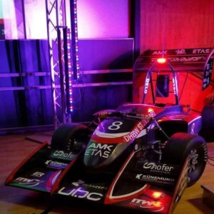 Rennfahrzeuge eSleek 4x4 - Carbonaufbereitung