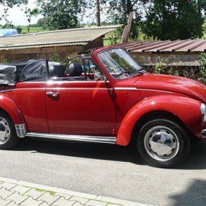 Matter Lack durch UV-Strahlung beim Käfer Cabrio