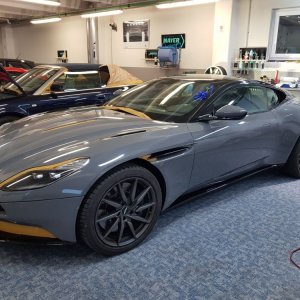 Aston Martin DB11 Steinschlagschutzfolie & Versiegelung